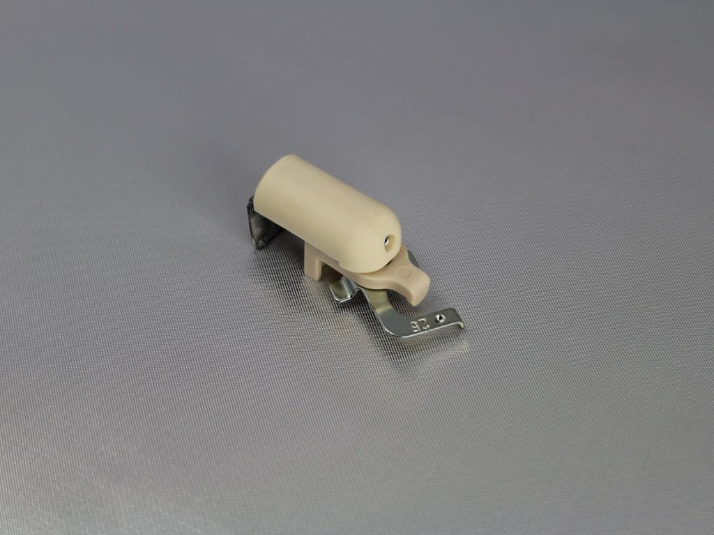 Uchwyt bezinwazyjny z wieszakiem 25mm